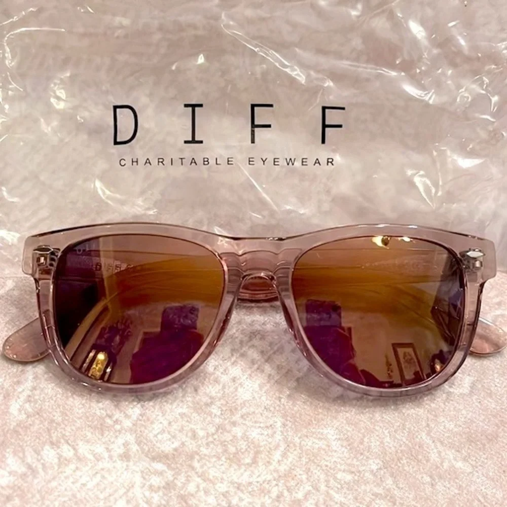 Brand New DIFF Eyewear Kota Polarized Sunglasses Mirrored Lens Translucent Frame